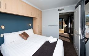 Mullaroo Sunset Houseboat - Bedroom